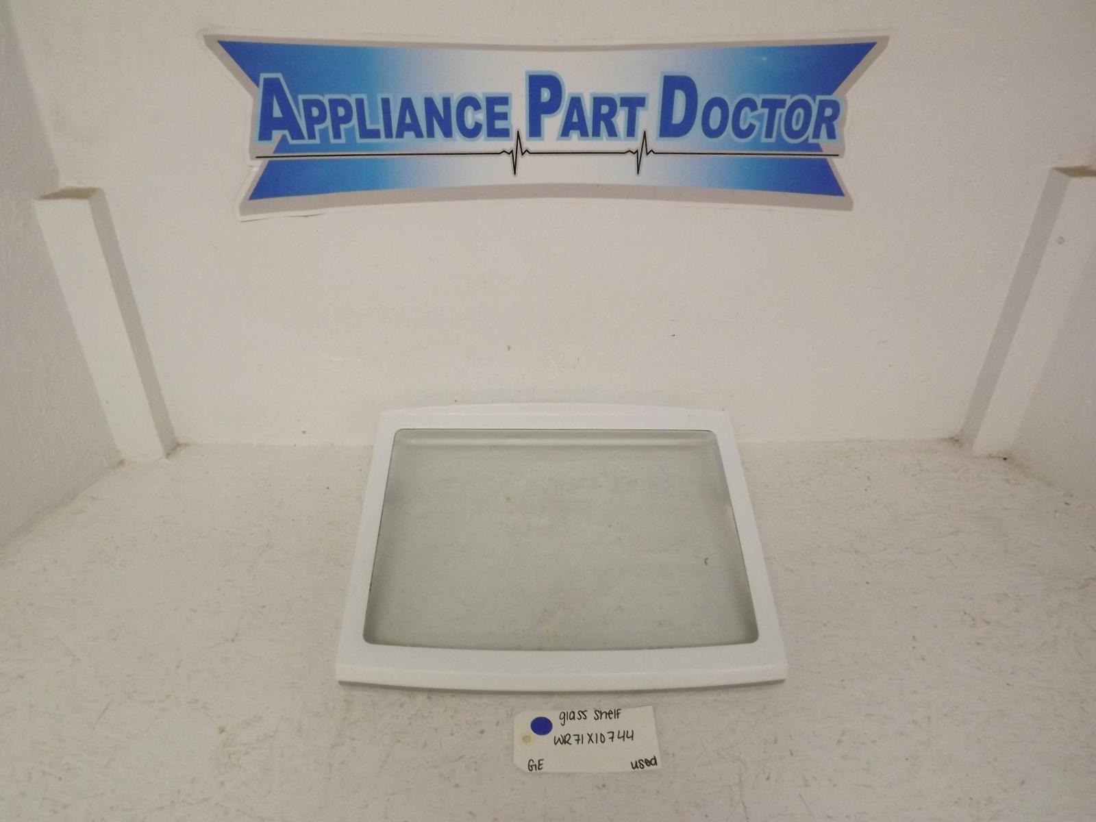 GE Refrigerator WR71X10744 Glass Shelf Used GE Refrigerator WR71X10744 Glass Shelf Used